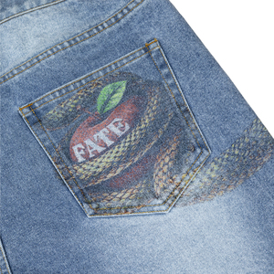 TOPSHOW Short en jean personnalisé à broderie lourde, motif Sept Pêchés capitaux Jardin d'Eden Serpent, délavé clair, pour homme, vente en gros - Product Image 6