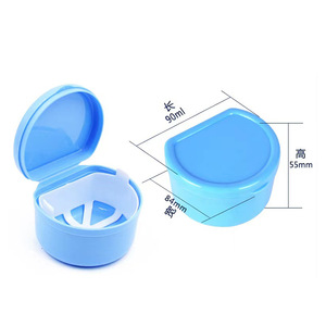 Caja de almacenamiento para dentaduras postizas, estuche portátil de plástico para remojar dientes, 90x84x55mm, para uso adulto - Product Image 1