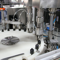 Machine de remplissage automatique de boissons et de poudres facile à utiliser, 50 ml, pour huile de teinture, avec contrôle par servomoteur et panneau de commande PLC+anglais