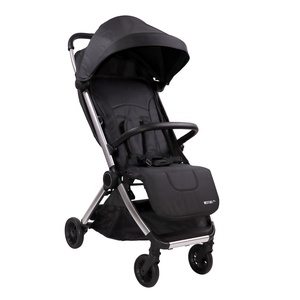 Il passeggino compatto in alluminio piega automaticamente - Product Image 1