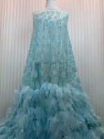Tissu en tulle brodé avec des appliques florales bleues pour robe, décoration de mariage