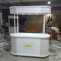 Chariot de présentation mobile blanc pour événements de mariage, bar à parfums avec auvent et éclairage LED