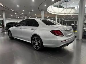 <span class=keywords><strong>Mercedes</strong></span> E200 Sport 4MATIC AWD <span class=keywords><strong>E</strong></span>-Class 2017 Usado, Sedán de Lujo, Volante a la Izquierda, 5 Asientos, en Venta - Product Image 3