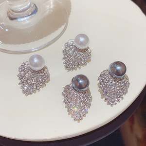 Senior Sense Fan-Shaped <b>Crystal</b> Diamond Retro Pearl Personality <b>Stud</b> Female Exaggerated Fashion Light Luxury <b>Earrings</b> Jewelry - Product Image 2