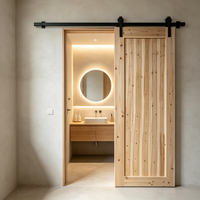 Porte coulissante intérieure rétro en bois de sapin massif pour la décoration d'hôtels et d'hébergements touristiques