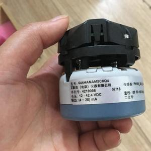 Sensor de Temperatura Rose Mount 644, 4-20mA, Hart, Pt100, RTD, con Pantalla LCD y Calibración Q4, 644hanam5c8q4 - Product Image 1