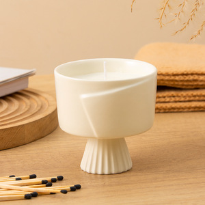 Support de bougie en céramique nordique vide, forme personnalisée, pour décoration intérieure ou cadeau - Product Image 1
