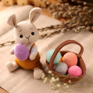 Conejito de Peluche <span class=keywords><strong>Amigurumi</strong></span> Hecho a Mano al 100% de 25cm, con Relleno de Algodón PP, Certificado CE, Venta al Por Mayor - Product Image 3