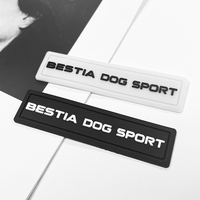 Étiquette en caoutchouc souple personnalisée 3D en PVC/silicone avec logo en relief pour vêtements/sac