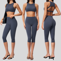 Ensemble de sport pour femme : Soutien-gorge de sport à col montant et bretelles halter, Legging capri taille haute, respirant, couleur unie, pour yoga et gym