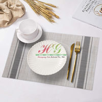 Ensemble de 6 napperons de table tissés en vinyle de couleur grise de qualité supérieure, napperon en vinyle résistant à la chaleur et imperméable à l'eau pour table à manger