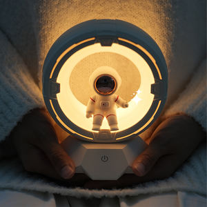 Lámpara Nocturna Infantil de Astronauta de Dibujos Animados, Recargable por USB, con Sensor Táctil y Regulable, Decoración para Habitación - Product Image 3
