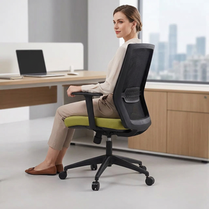 Chaise de bureau ergonomique avec dossier en tissu maillé, siège vert, pivotante, accoudoirs réglables électriquement, base en plastique, design contemporain - Product Image 1
