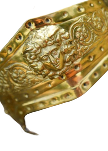 Casco Decorativo Estilo Romano Vintage, Hecho a Mano en Metal, para Cosplay, Producciones Escénicas, Disfraces de Festival y Decoración de Interiores - Product Image 6