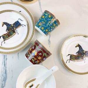 Juego de Vajilla de Porcelana Fina de Diez Piezas con Diseño Moderno y Lujoso, con Patrón de Dibujos Animados, en Caja de Regalo para Regalos - Product Image 4