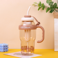 Bouteille d'eau en plastique mignonne avec paille, grande capacité, portable, avec sangle, bouteille de sport, tasse tendance