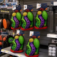 Ensemble de jouets de plage en plastique pour enfants, idéal pour le jardin et le bord de mer, avec sac en filet, jouets de bac à sable en gros, logo personnalisé, vente en gros OEM