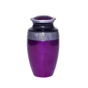 Meilleure vente d'urne de crémation de couleur violette pour cendres humaines avec gravure d'urne funérailles fabriquée à la main en inde