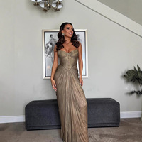 Robe longue de soirée plissée en or métallisé haut de gamme, style corset, élégance glamour pour le tapis rouge