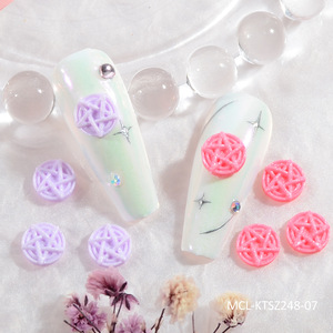 Accessoires pour ongles en résine chromée en forme de cœur et de croix, 100 pièces/sac, <span class=keywords><strong>mini</strong></span> macarons, accessoires pour nail art, vente chaude - Product Image 1