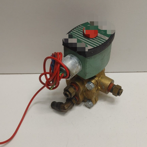 Nuovo Solenoide Redhat 120v <span class=keywords><strong>2</strong></span> Vie 1/8\" P8320b001m T 41305 109 Originale Nuovo Pronto per la Spedizione Automazione Industriale Pac PLC Dedicato - Product Image 1