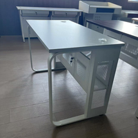 Bureau d'ordinateur ergonomique pour salle de classe, pieds papillon, deux places, table d'étude pour étudiants, mobilier scolaire, design personnalisé