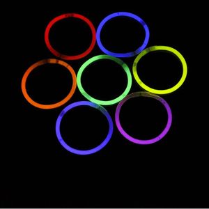 Hot bán bán buôn <span class=keywords><strong>GLOW</strong></span> STICK Yiwu nhà máy giá rẻ giá 8 inch <span class=keywords><strong>Glow</strong></span> <span class=keywords><strong>Sticks</strong></span> cho trẻ em bên trang trí nội thất - Product Image 1