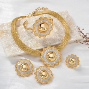 Ensemble de bijoux plaqué or 14 carats Zeadear Bridal avec bracelet à billes, bague et collier pour mariages et fiançailles - Product Image 3