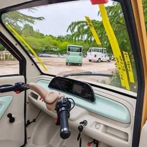 Nouvelle <span class=keywords><strong>voiture</strong></span> <span class=keywords><strong>électrique</strong></span> solaire haute vitesse pour adultes, conduite à gauche, mini véhicule <span class=keywords><strong>électrique</strong></span> <span class=keywords><strong>automatique</strong></span>, énergie durable, économie d'énergie, 4 roues - Product Image 3