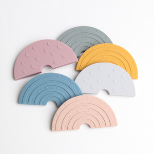 BPA miễn phí tùy chỉnh mềm Silicone bé Teether trăng đồ chơi cho trẻ sơ sinh trẻ sơ sinh nhai nhẹ nhàng cầu vồng mọc răng Chuỗi vòng Rattle - Product Image 1