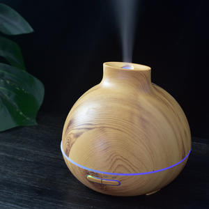 Difusor de aroma de madera de 0.5L con alimentación USB y luz LED para uso doméstico - Product Image 4
