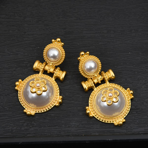 Vente chaude <span class=keywords><strong>Victoria</strong></span> Vintage Baroque Perle Tassel Blanc Perle D'or Tassel Boucle D'oreille pour les Femmes - Product Image 5