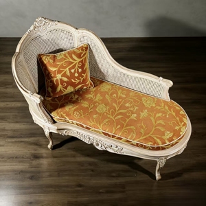 Divano in Legno Massello Stile Francese, Sedia Venus Classica Europea Intagliata con Schienale in Rattan e Cuscino Decorato - Product Image 3