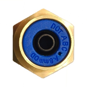 Pièces détachées universelles de haute qualité pour camions, connecteur rapide en cuivre 8-M16x1.5 pour camions et remorques - Product Image 4