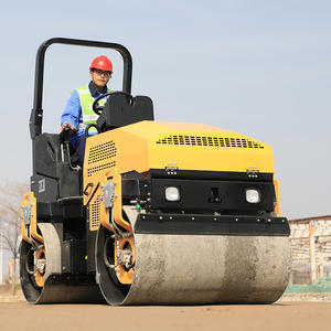 Apisonadora de Motor Diésel de Compactación Estática de Bajo Consumo Energético, Control Remoto, Usada en Japón, Rodillos Doble Eje - Product Image 2