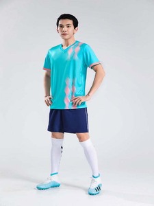เสื้อฝึกซ้อมฟุตบอลโลก 2026 ชุดฟุตบอลแบบกำหนดเอง ชุดวอร์มฟุตบอล ชุดกีฬา พิมพ์ลายด้วยความร้อน กางเกงขาสั้น แห้งเร็ว - Product Image 3