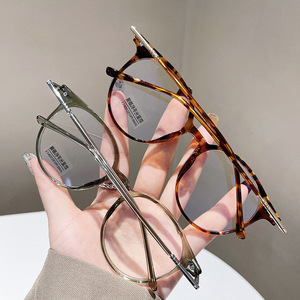 กรอบแว่นตาป้องกันแสงสีฟ้า Qianai ทรงกลม รุ่น Unisex TR ขนาดกลาง พร้อมเลนส์ AC สำหรับนักเรียนและใช้ในชีวิตประจำวัน - Product Image 3