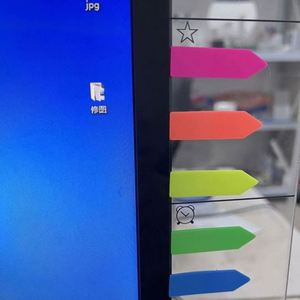 Support de bureau transparent en acrylique au design contemporain avec motif vertical, porte-cartes, support de téléphone et organisateur de notes adhésives - Product Image 4