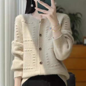 Cárdigan suave de manga larga con patrón Floral para mujer, gran oferta de 2025, cuello redondo con un solo botón, Color sólido suelto para invierno - Product Image 5