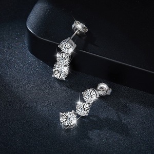 Neujahrsgeschenk Modische Elegante Feine Schmuckstücke 925 Sterling Silber VVS D-Farbe Moissanit Ohrstecker Hängeohrringe für Damen - Product Image 1