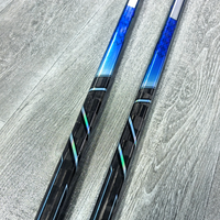 Bâtons de hockey sur glace personnalisés en fibre de carbone 18K, 375g-420g, flex de lame P92/P88, test de flexion à 3 points pour l'entraînement et les matchs, pour jeunes