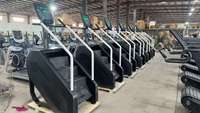 ST-C014 Appareil de cardio-training haute stabilité, simulateur d'escalade, Stairmaster pour centre de formation