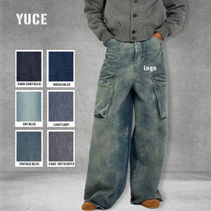 بنطلون جينز كارجو مخصص للرجال بتصميم عصري وحواف خام وقصة مستقيمة وحجم كبير مع تأثيرات باهتة وغسيل رملي - Product Image 1