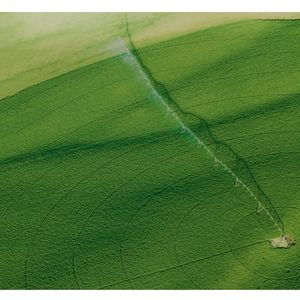 Nouveau système d'irrigation agricole à faible coût et à économie d'énergie Moteur de remorquage latéral mobile Pompe solaire diesel à pivot central Engrenage agricole - Product Image 4