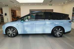 Li-Xiang <span class=keywords><strong>I8</strong></span>รถยนต์ Lixiang 2025รุ่นมาตรฐานขนาดกลางถึงใหญ่6ที่นั่งใหม่รถไฟฟ้าบริสุทธิ์มอเตอร์คู่มาใหม่ - Product Image 2