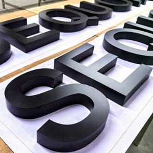 Lettres personnalisées en acier inoxydable mat - Signalétique métallique émaillée non lumineuse pour logo mural d'entreprise, façade de magasin ou bureau - Product Image 3