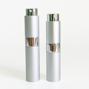 Miniature Hommes En Aluminium 8ml Rechargeable Atomiseur <span class=keywords><strong>Parfum</strong></span> Vaporisateur Métal Cylindre Noir Bouteille <span class=keywords><strong>De</strong></span> <span class=keywords><strong>Parfum</strong></span> 10 ml - Product Image 6