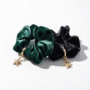Coletero de terciopelo elástico para mujer y niña, suave, con dije de estrella en negro y verde, accesorio para el cabello - Product Image 1