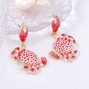 Pendientes de arcilla polimérica Pendientes de cangrejo hechos a mano de polímero para mujer - Product Image 3