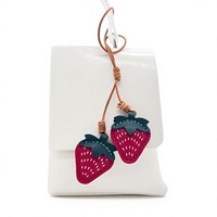 Exquis porte-clés pendentif en cuir véritable, motif double fraise, cousu main, décoratif, vente en gros, frais et doux